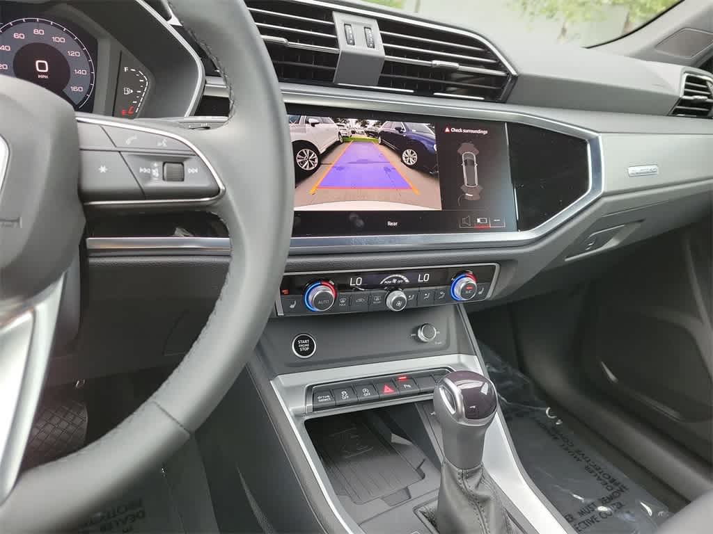 Thumbnail: 2025 Audi Q3 - 16