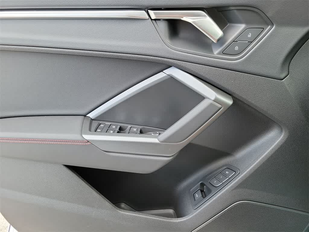 Thumbnail: 2025 Audi Q3 - 27