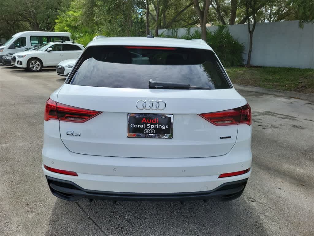 Thumbnail: 2025 Audi Q3 - 13