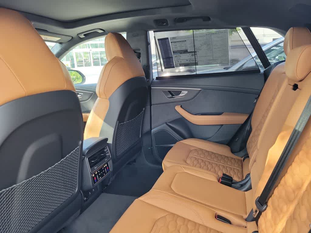 Thumbnail: 2026 Audi RS Q8 - 12