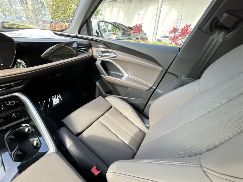 Thumbnail: 2025 Audi Q5 - 11