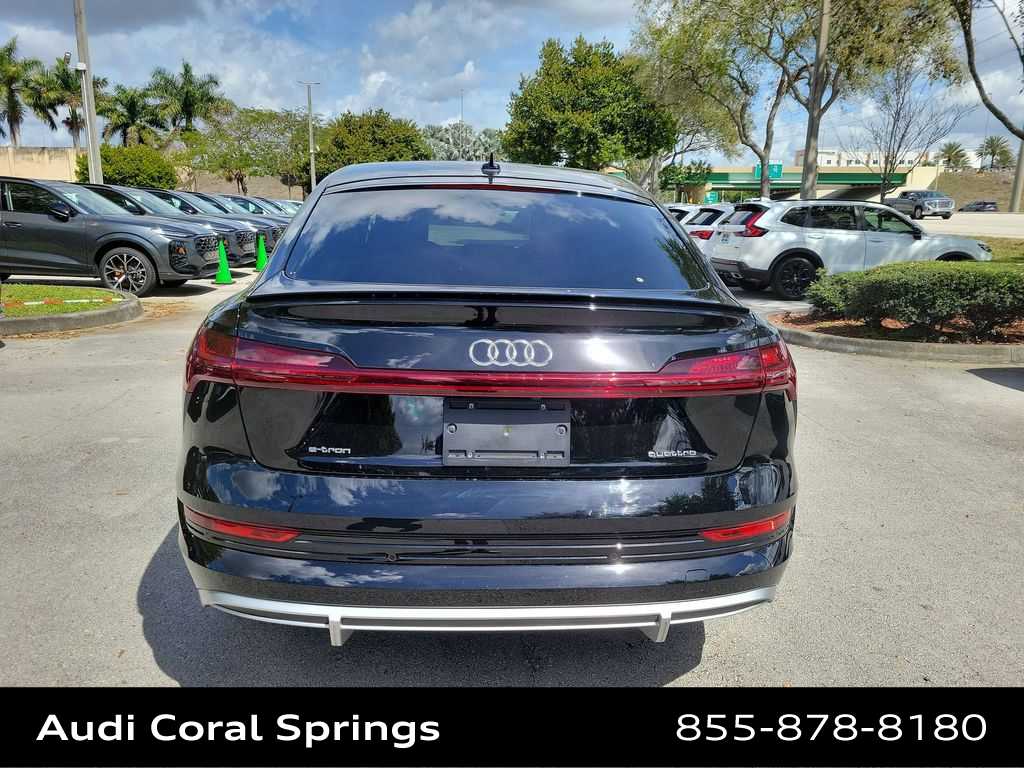 Thumbnail: 2023 Audi e-tron S - 13