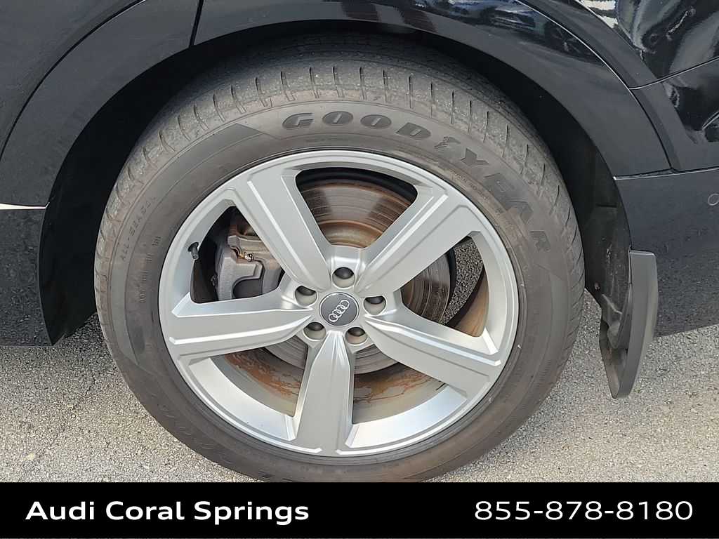 Thumbnail: 2019 Audi e-tron - 16