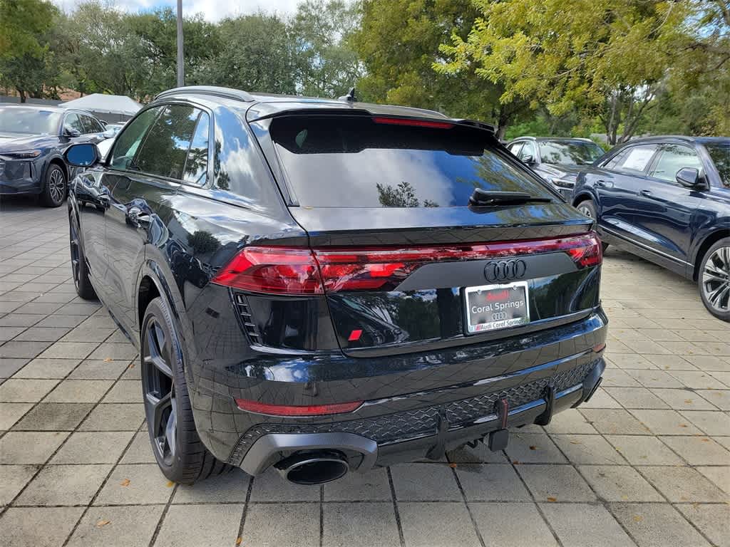 Thumbnail: 2026 Audi RS Q8 - 12