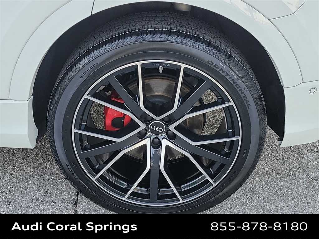 Thumbnail: 2022 Audi Q8 - 16