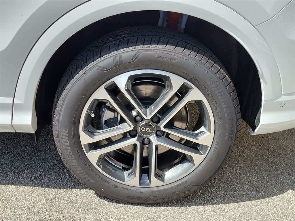 Thumbnail: 2025 Audi Q5 - 8