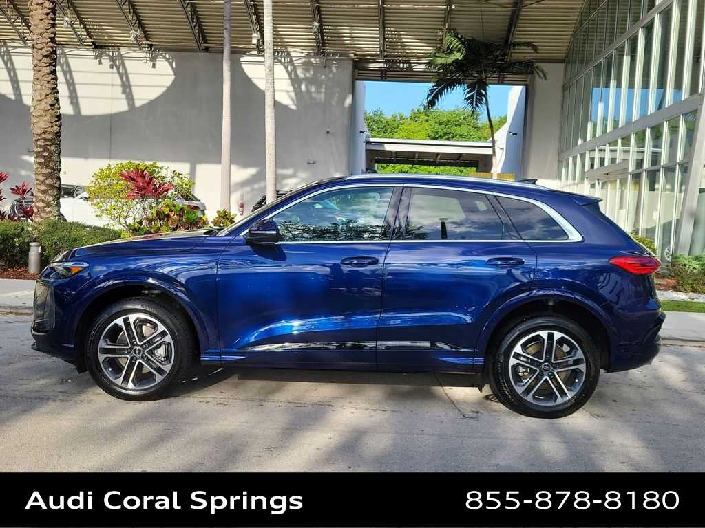 Thumbnail: 2025 Audi Q5 - 11