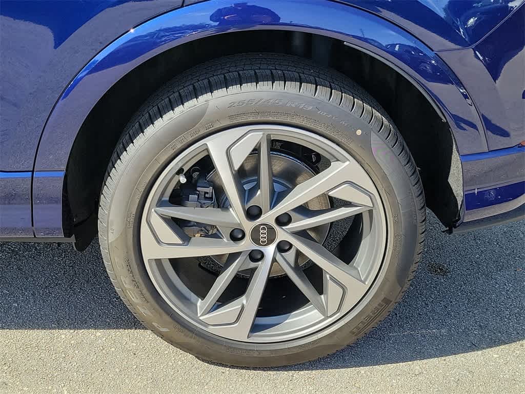 Thumbnail: 2025 Audi Q3 - 16