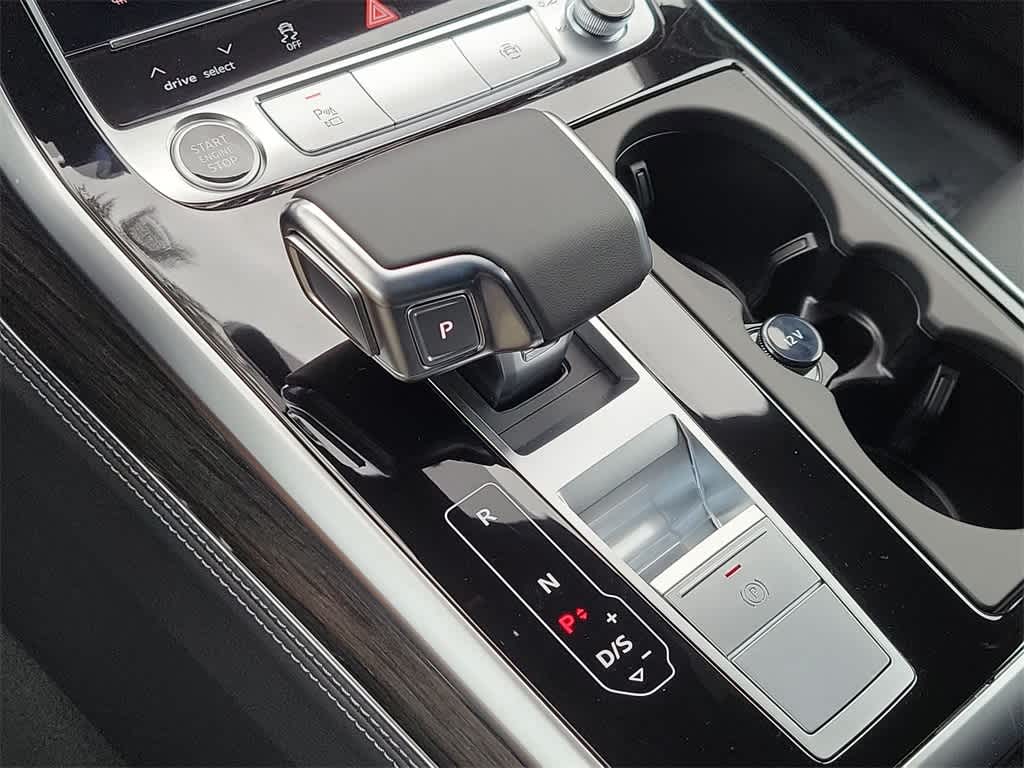 Thumbnail: 2026 Audi Q8 - 17