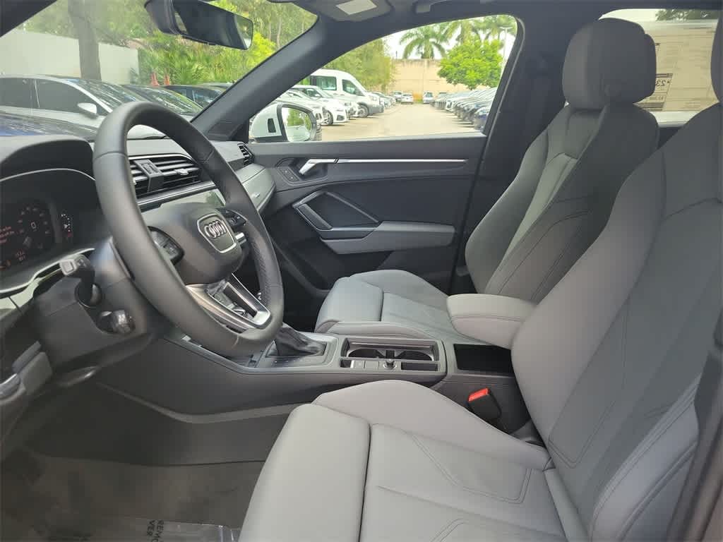 Thumbnail: 2025 Audi Q3 - 11