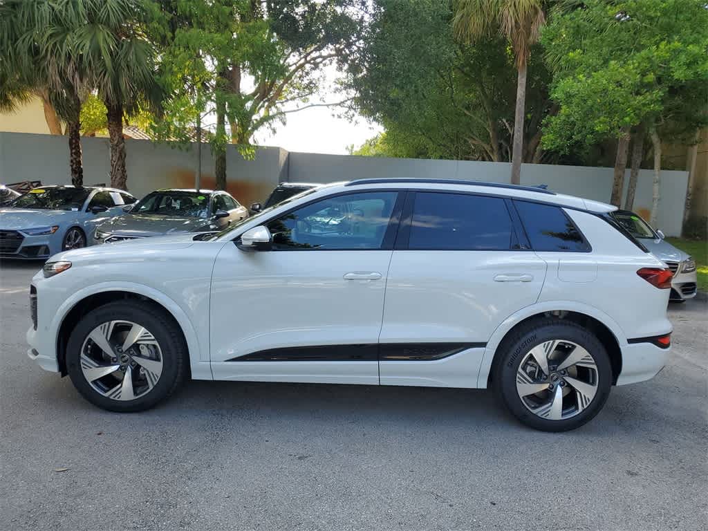 Thumbnail: 2025 Audi Q6 e-tron - 11