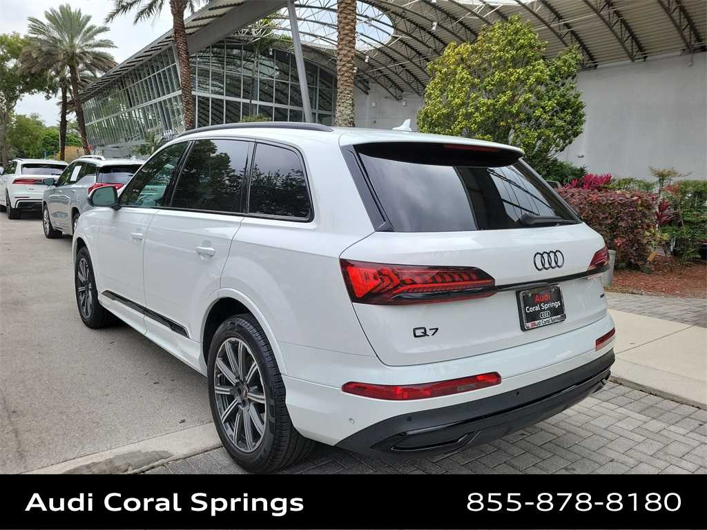 Thumbnail: 2023 Audi Q7 - 12