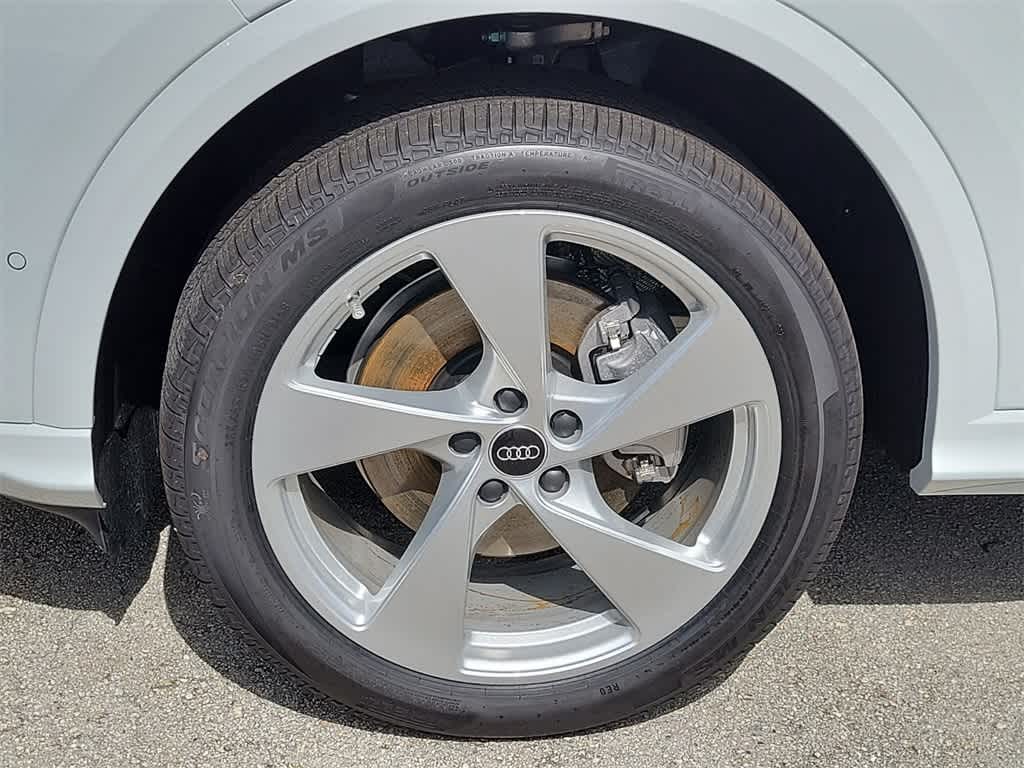 Thumbnail: 2025 Audi Q5 - 8