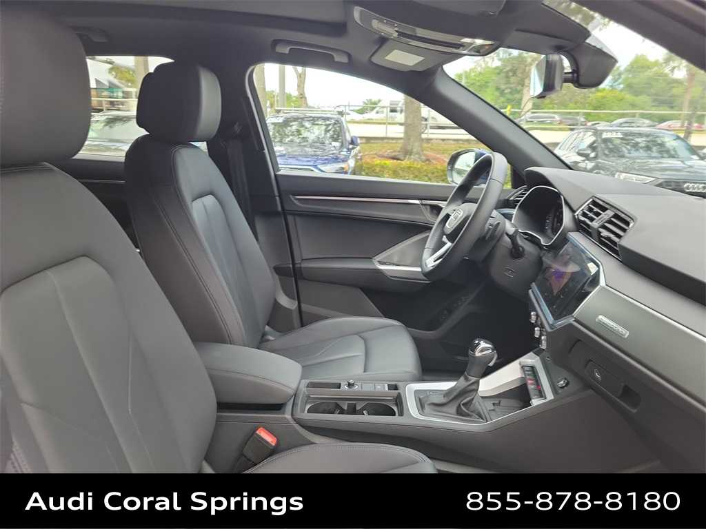 Thumbnail: 2025 Audi Q3 - 22