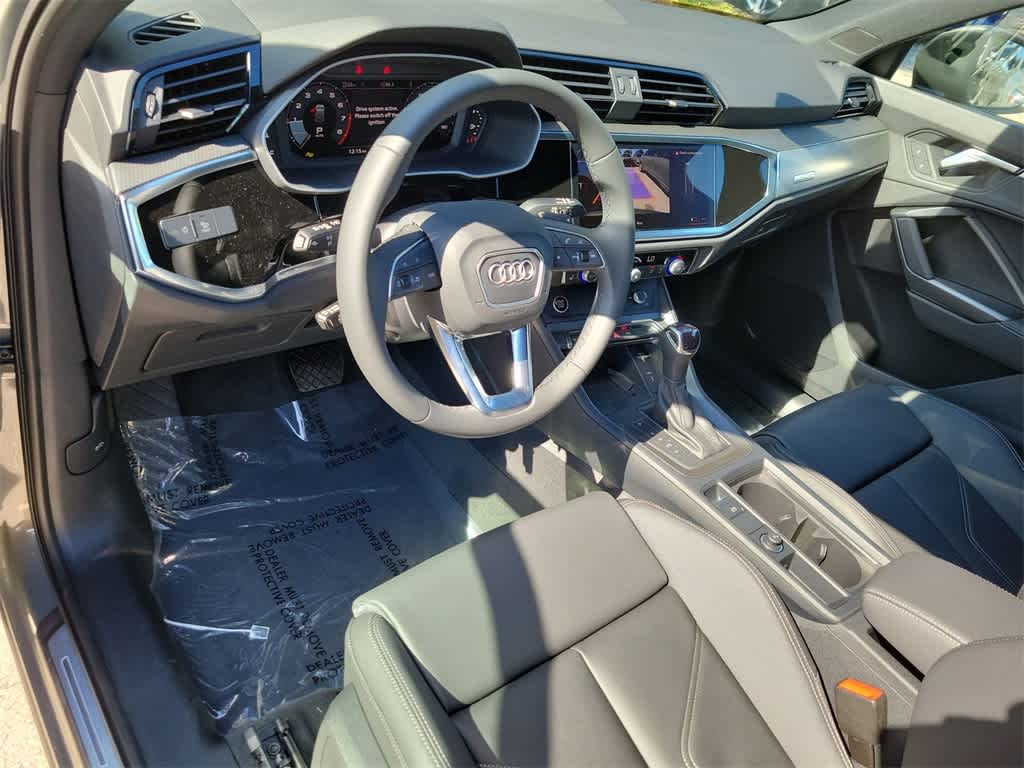 Thumbnail: 2025 Audi Q3 - 2