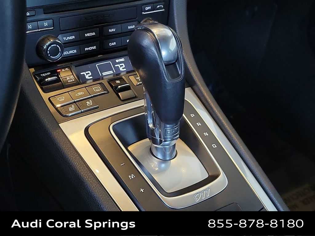 Thumbnail: 2017 Porsche 911 - 17