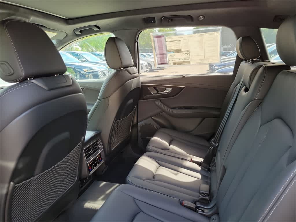 Thumbnail: 2026 Audi Q7 - 12