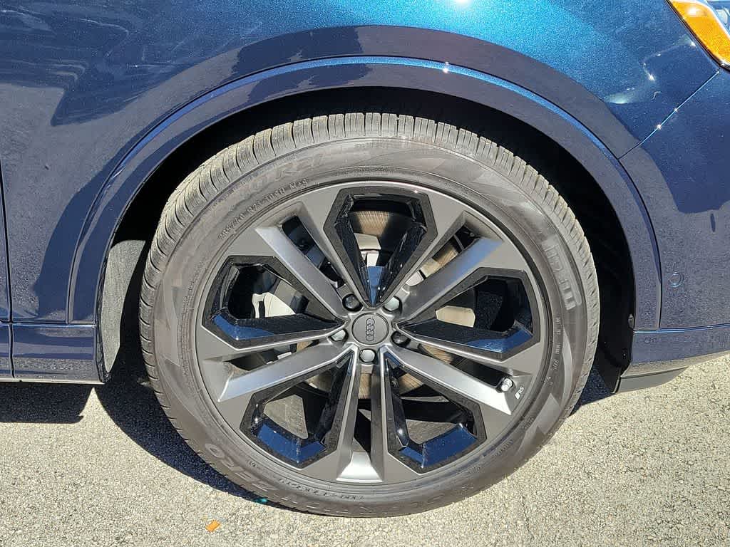 Thumbnail: 2026 Audi Q7 - 16