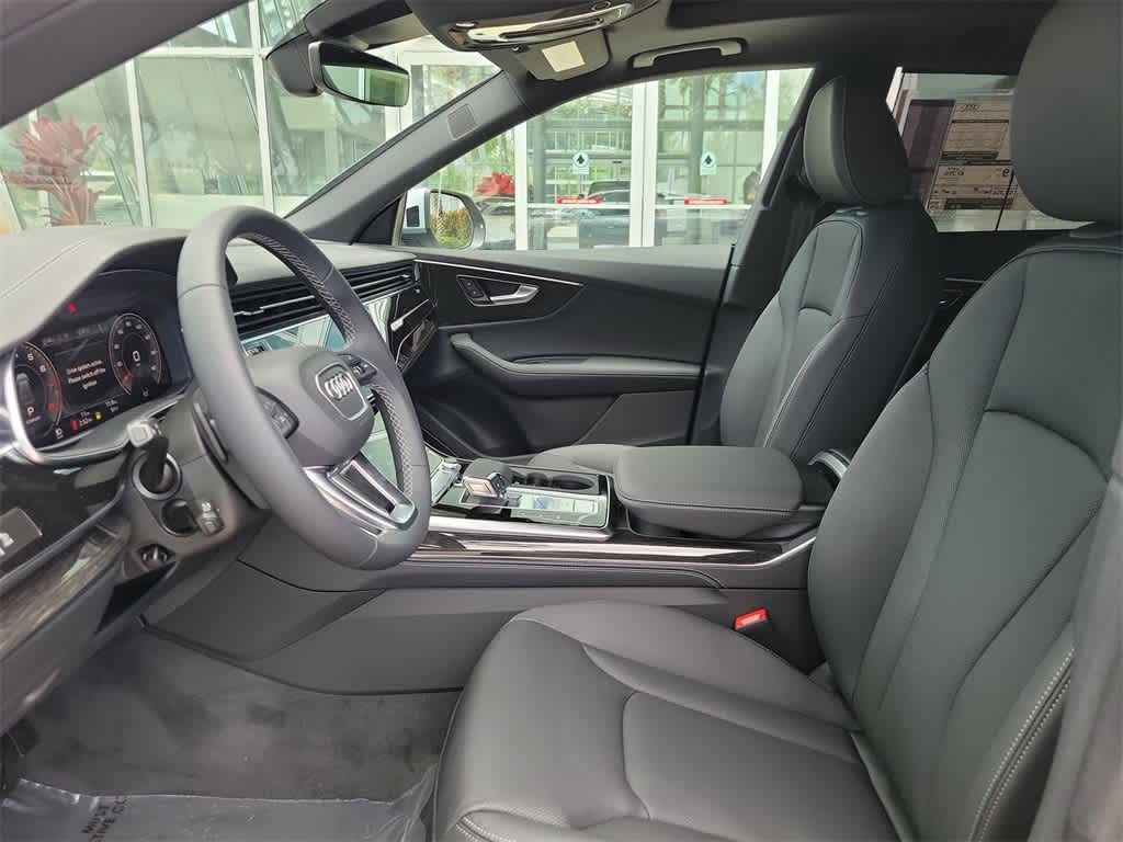 Thumbnail: 2025 Audi Q8 - 19