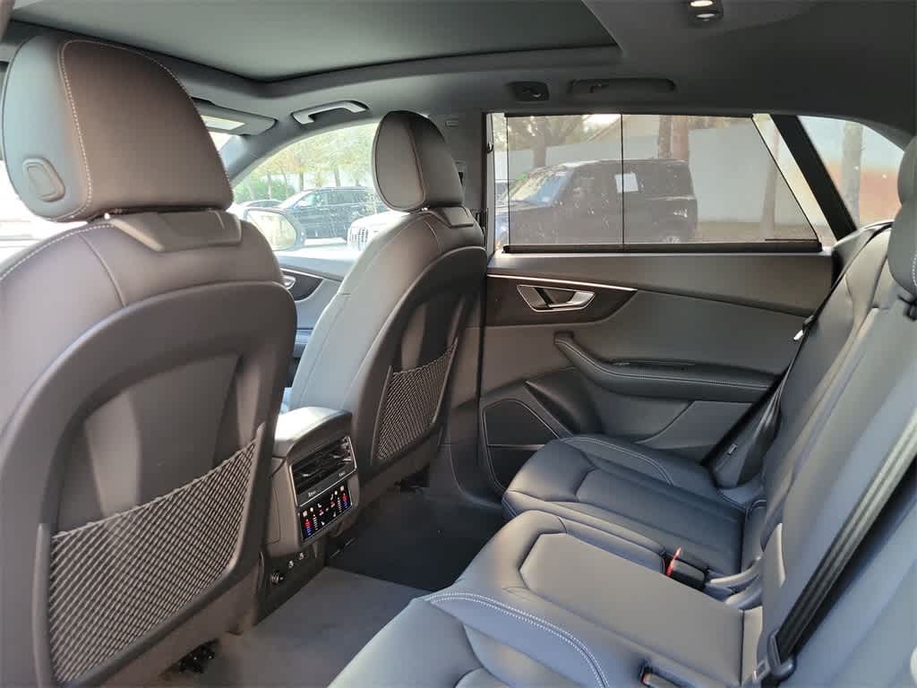 Thumbnail: 2026 Audi Q8 - 20