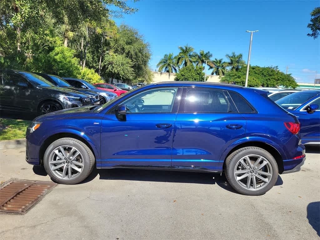 Thumbnail: 2025 Audi Q3 - 11