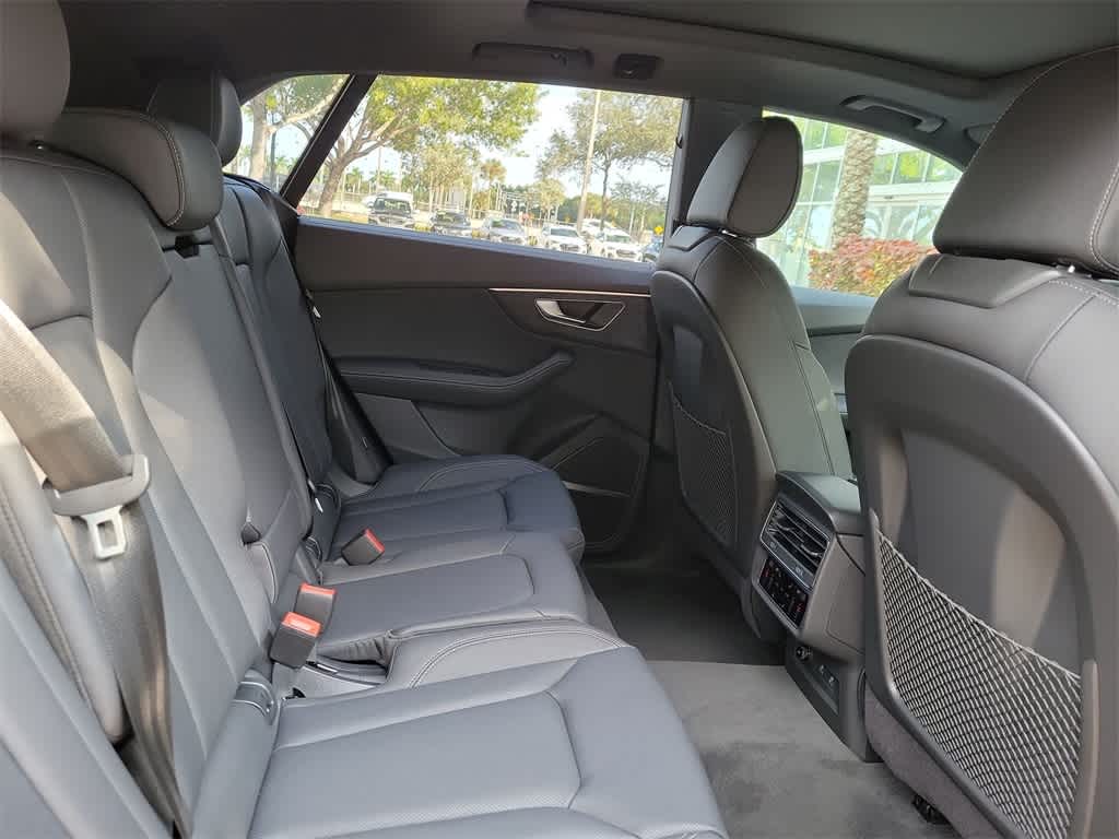 Thumbnail: 2026 Audi Q8 - 21