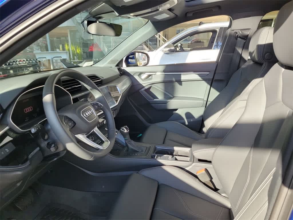 Thumbnail: 2025 Audi Q3 - 11