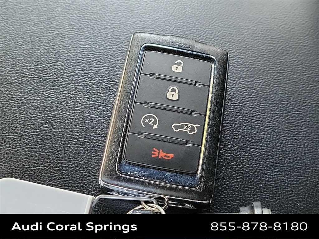 Thumbnail: 2023 Jeep Grand Cherokee L - 28