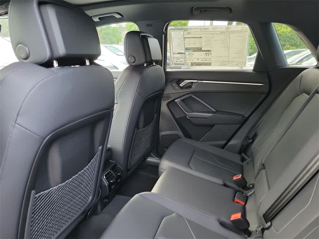 Thumbnail: 2025 Audi Q3 - 12