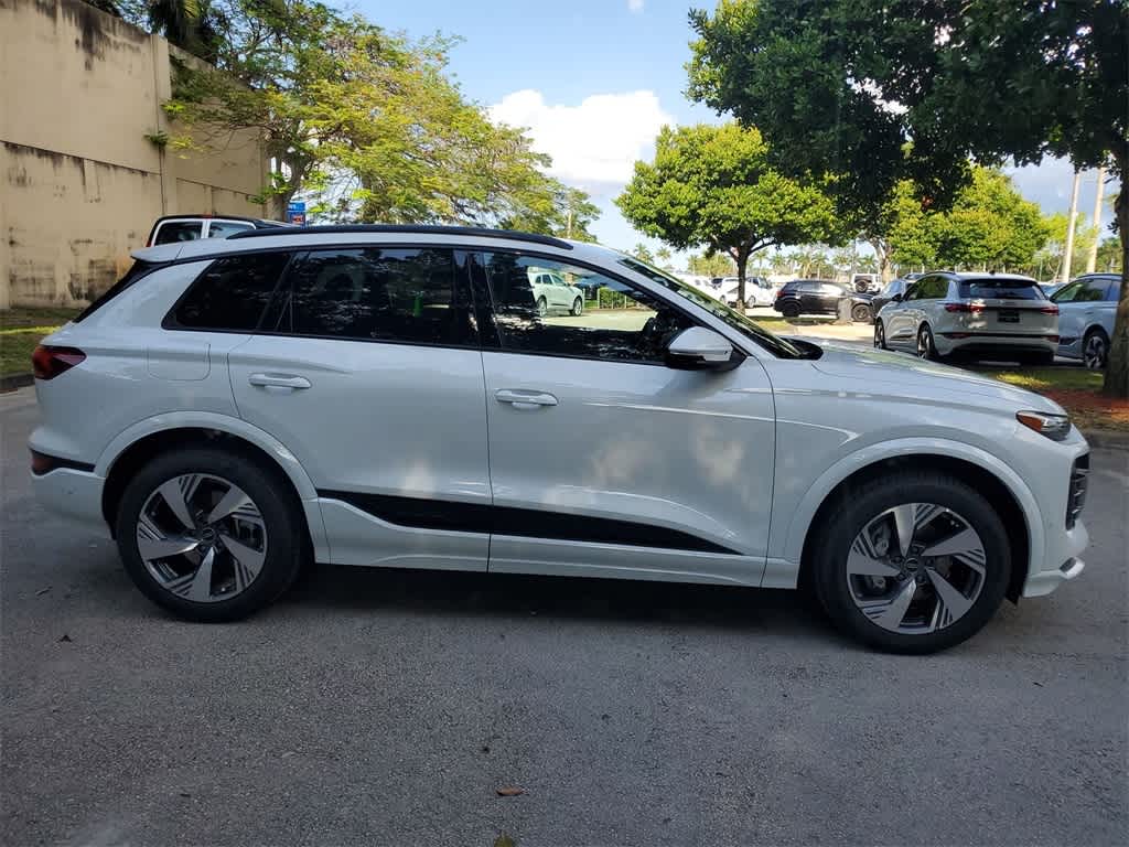 Thumbnail: 2025 Audi Q6 e-tron - 9