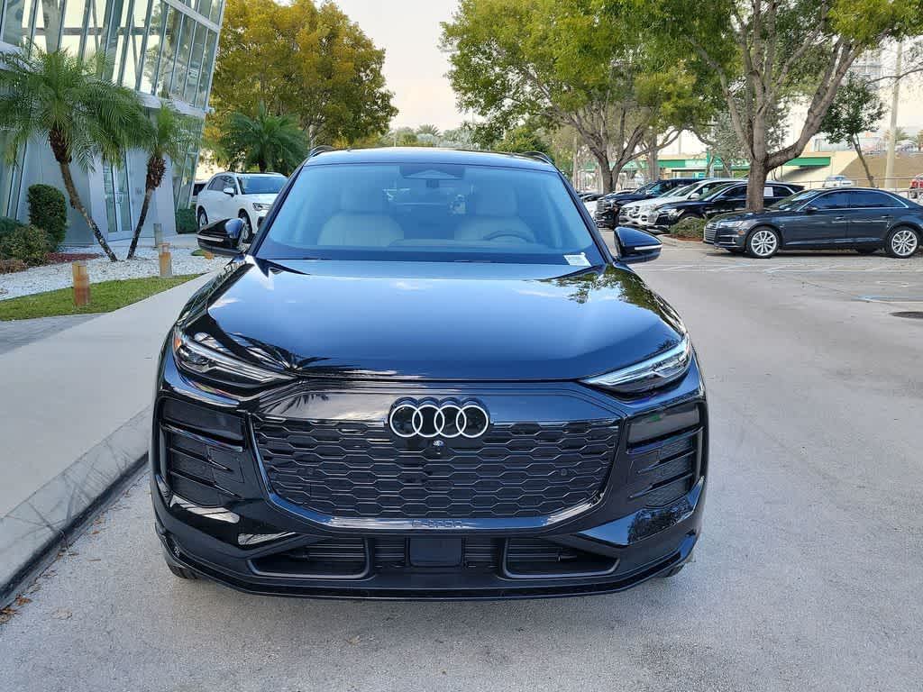 Thumbnail: 2025 Audi Q6 e-tron - 3