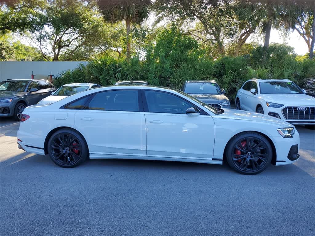 Thumbnail: 2025 Audi S8 - 9