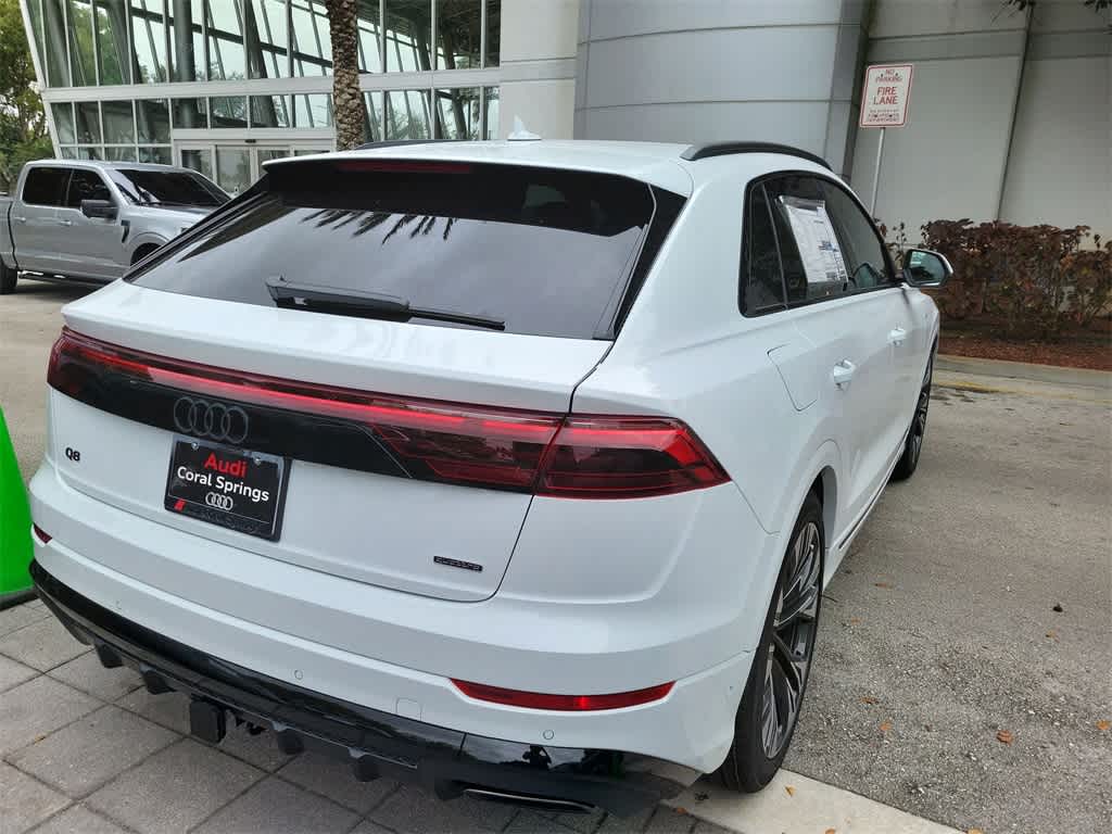 Thumbnail: 2026 Audi Q8 - 4