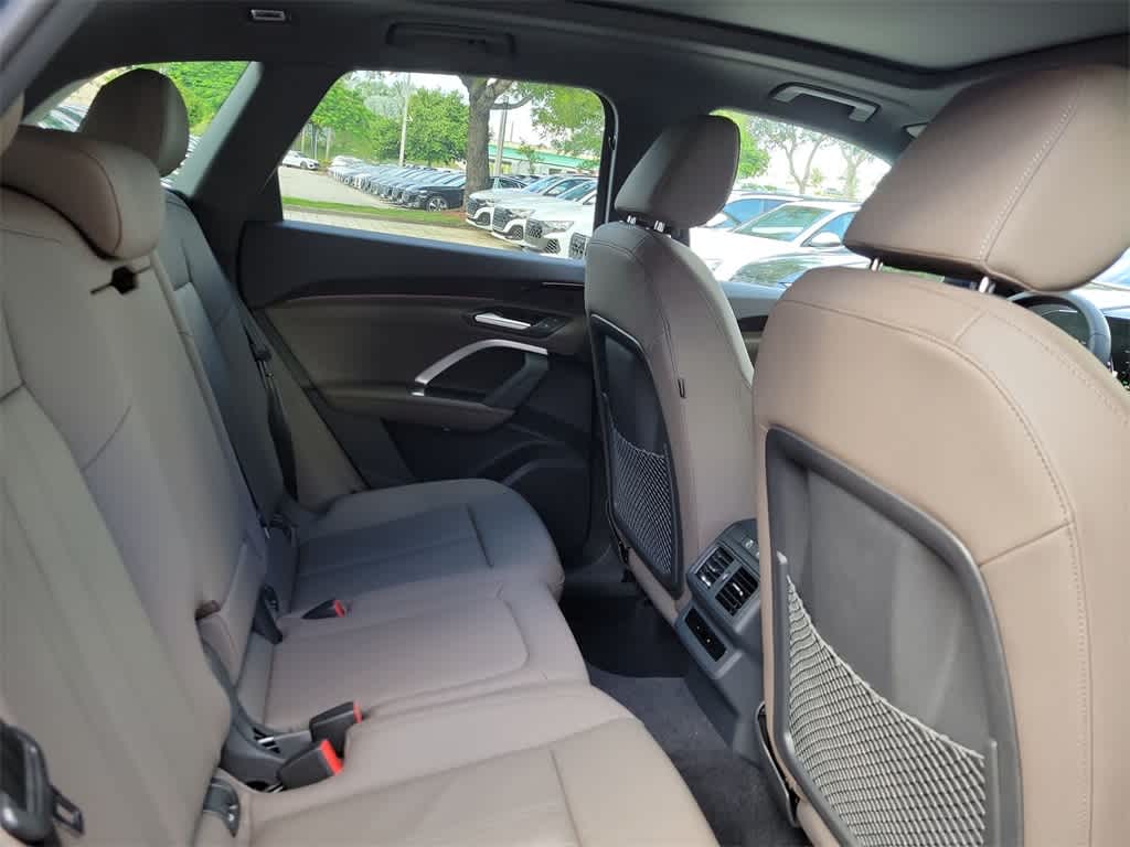 Thumbnail: 2025 Audi Q5 - 21