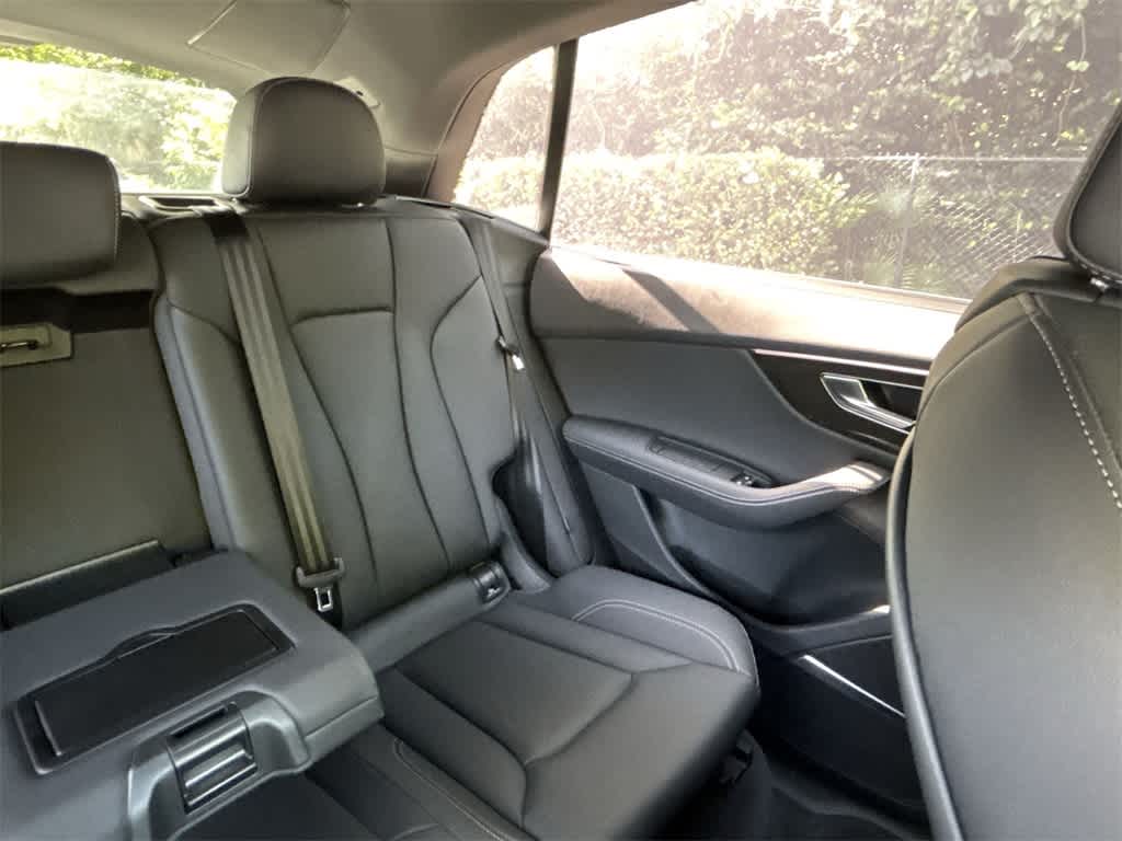 Thumbnail: 2025 Audi Q8 - 12