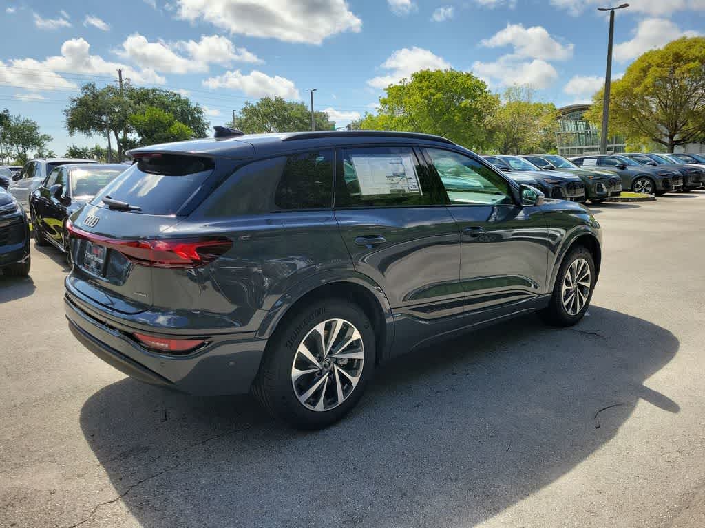 Thumbnail: 2027 Audi Q6 e-tron - 8