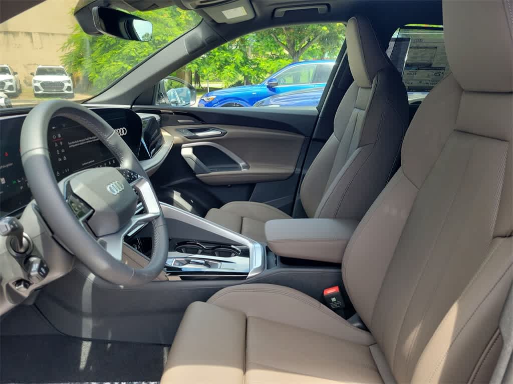 Thumbnail: 2025 Audi Q5 - 11