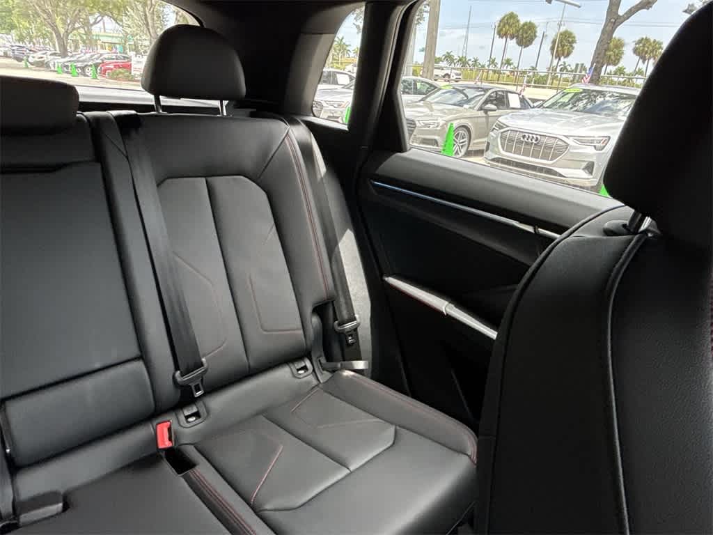 Thumbnail: 2025 Audi Q3 - 12