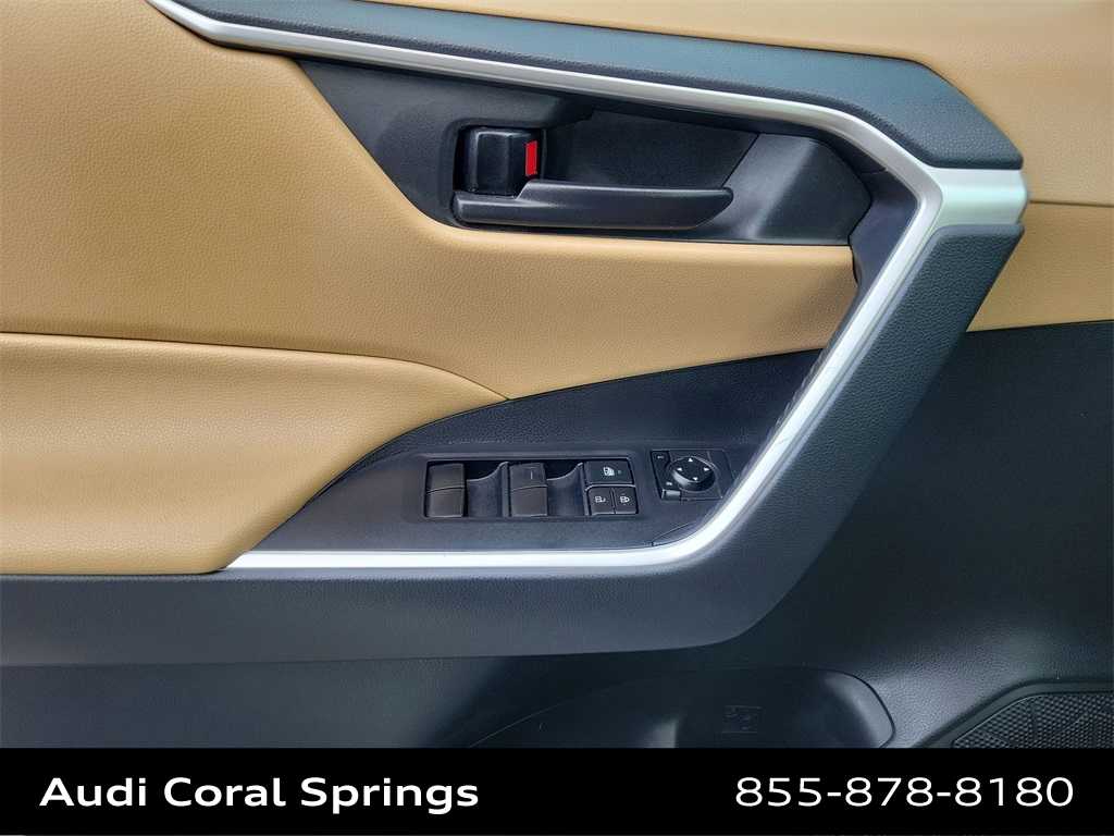 Thumbnail: 2019 Toyota RAV4 - 19