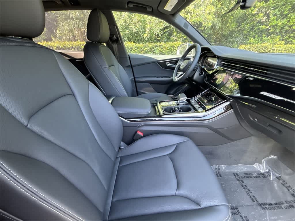 Thumbnail: 2025 Audi Q8 - 28