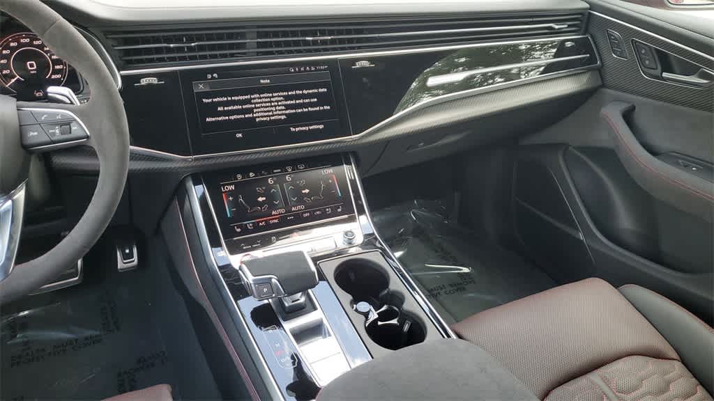 Thumbnail: 2025 Audi RS Q8 - 24