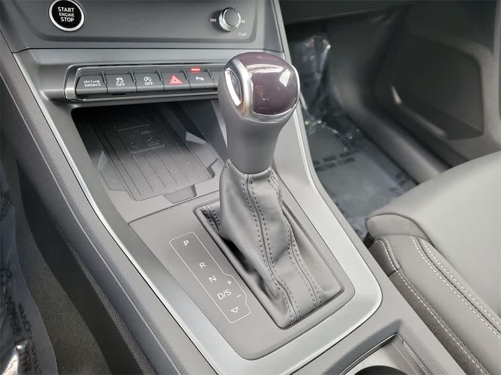 Thumbnail: 2025 Audi Q3 - 17