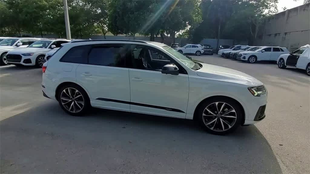 Thumbnail: 2023 Audi SQ7 - 2