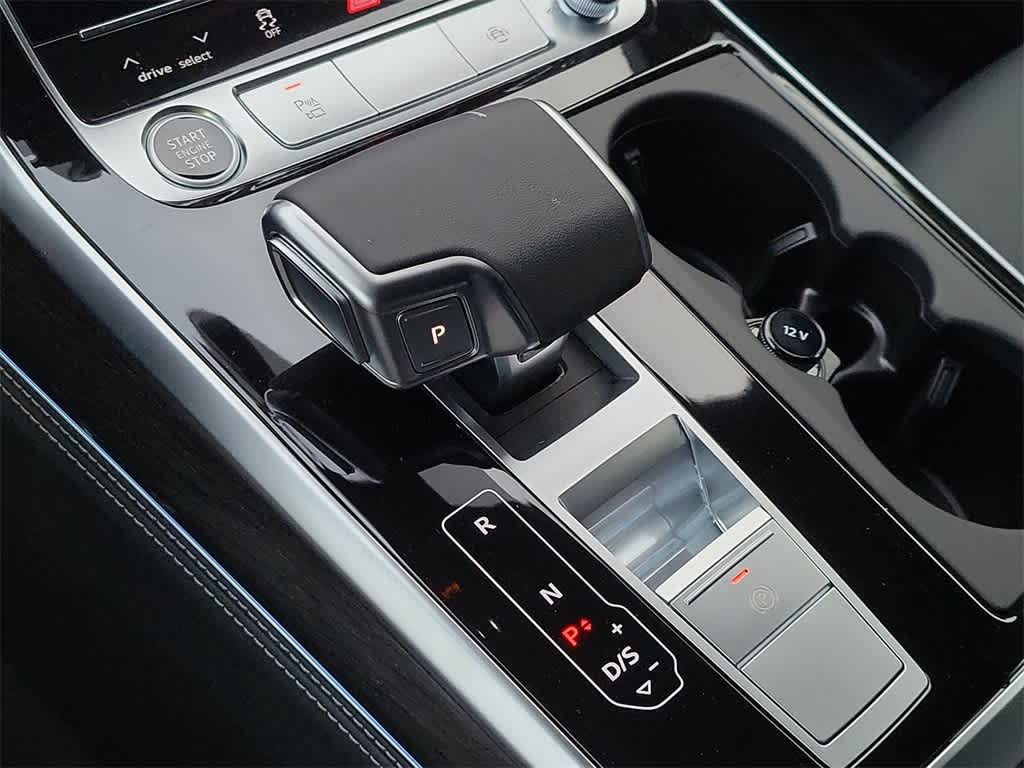 Thumbnail: 2026 Audi Q8 - 25