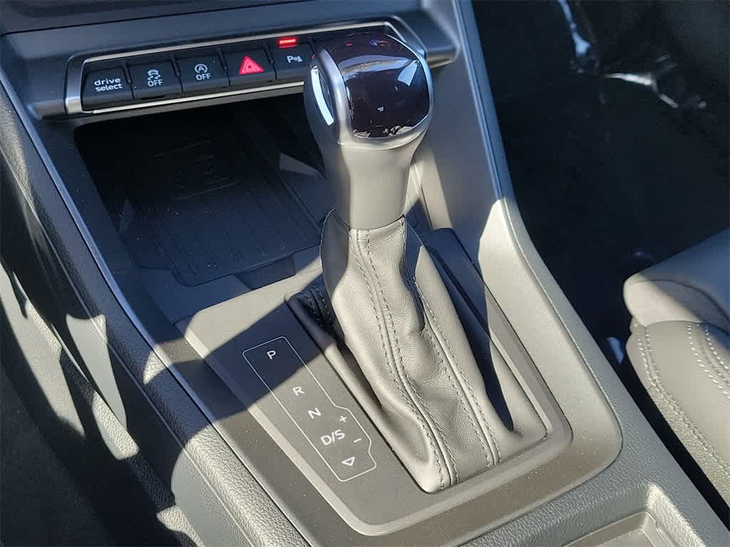 Thumbnail: 2025 Audi Q3 - 17