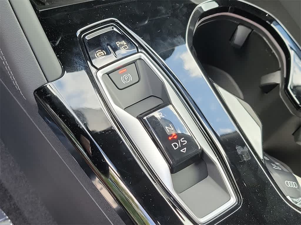 Thumbnail: 2025 Audi Q5 - 17