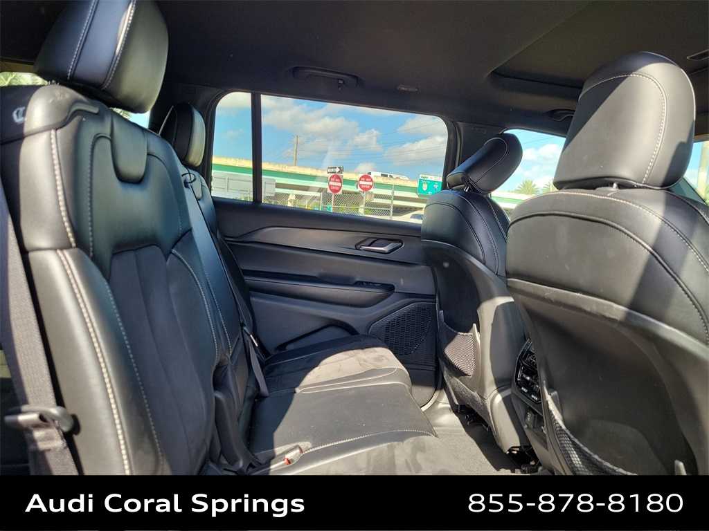 Thumbnail: 2023 Jeep Grand Cherokee L - 21