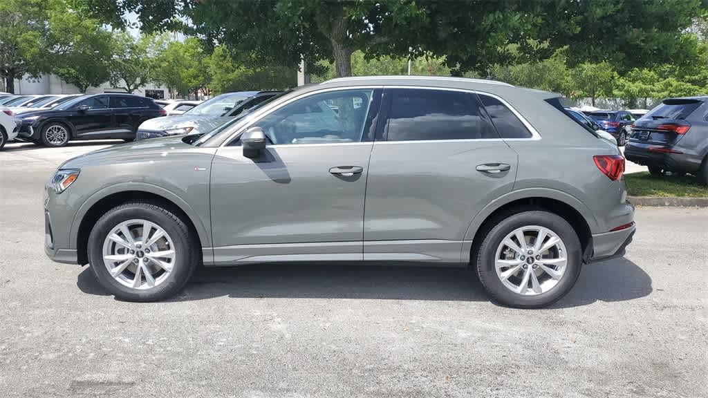 Thumbnail: 2025 Audi Q3 - 11