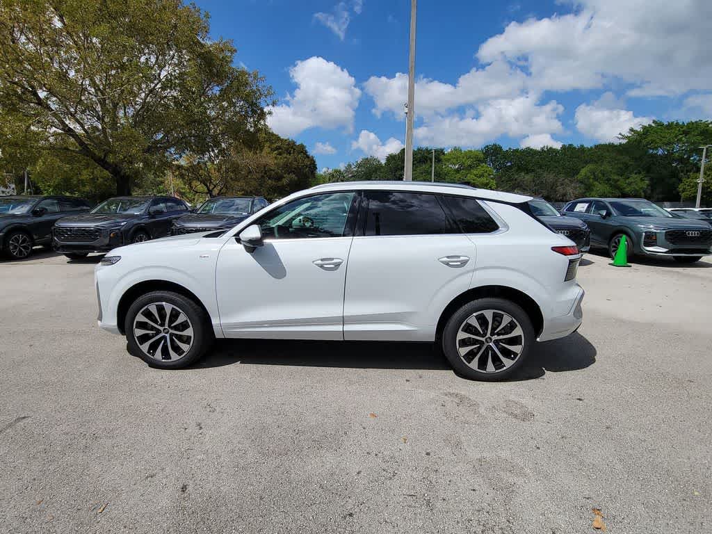 Thumbnail: 2026 Audi Q3 - 11