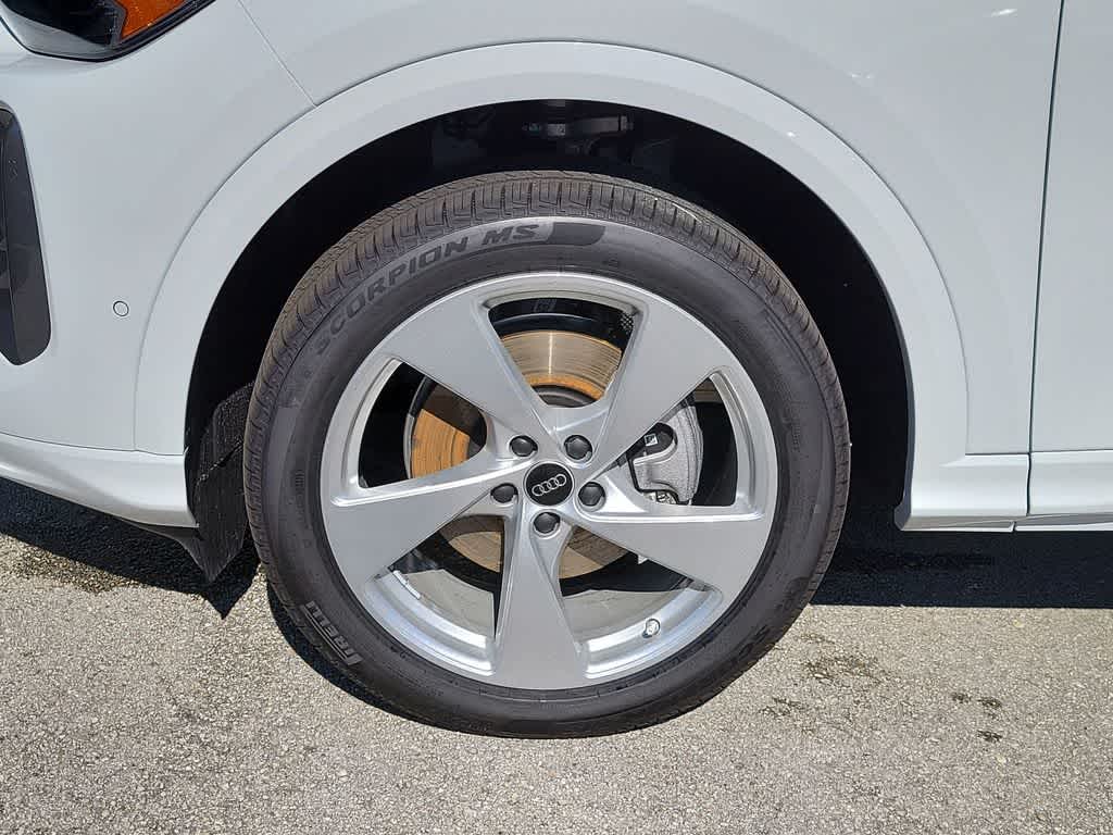 Thumbnail: 2025 Audi Q5 - 8